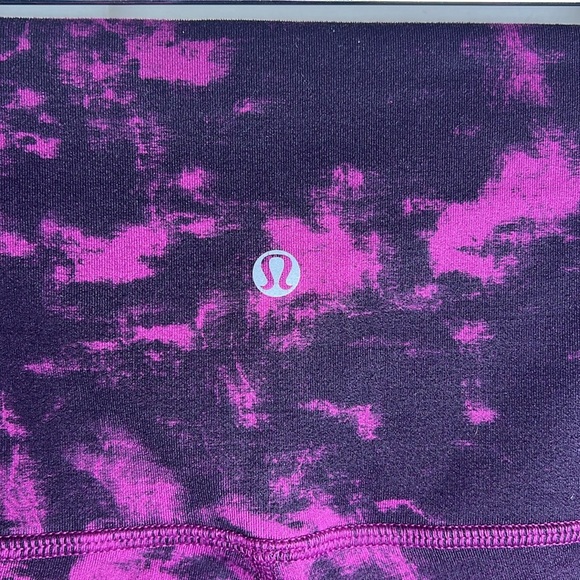 Lululemon Wunder Under Crop II Tie Dye Leggings Size 4 Regal Plum Black - Picture 10 of 11